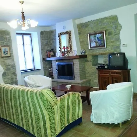 Fine 5 Bedroom Farmhouse Holiday home *