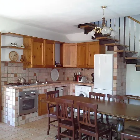 Fine 5 Bedroom Farmhouse *