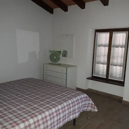 Fine 5 Bedroom Farmhouse Holiday home *