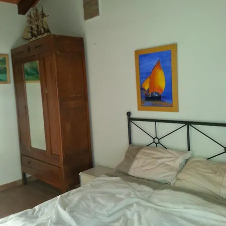 Fine 5 Bedroom Farmhouse Holiday home Piacenza