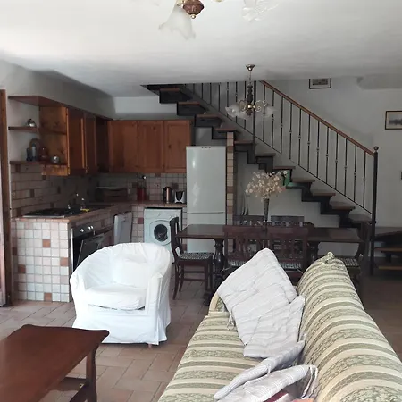 Fine 5 Bedroom Farmhouse *