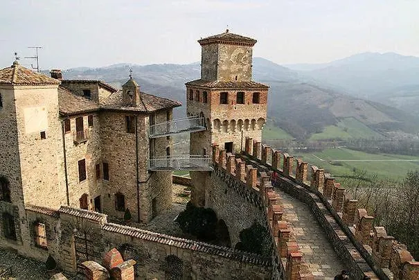 Fine 5 Bedroom Piacenza