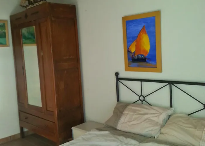 Fine 5 Bedroom Дом отдыха Пьяченца